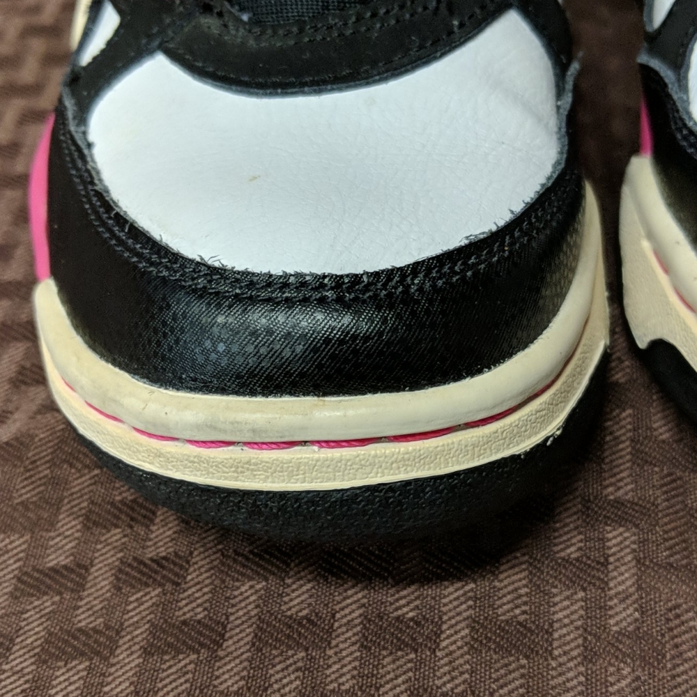 Nike - Picture 5 of 15